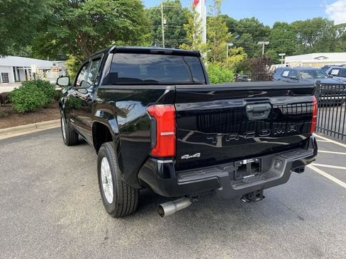 Certified 2024 Toyota Tacoma SR5 AWD/4WD image 6