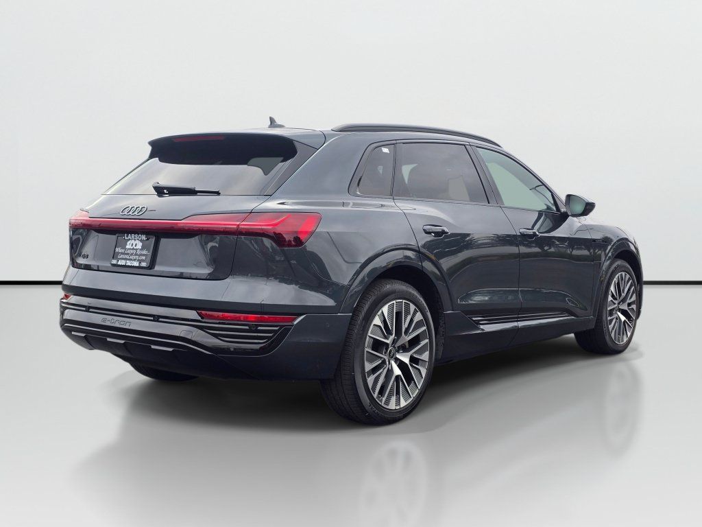 Used 2024 Audi Q8 e-tron Prestige w/ Prestige Package AWD/4WD image 5