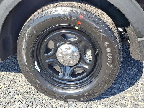 New 2025 Ford Explorer Base image 5