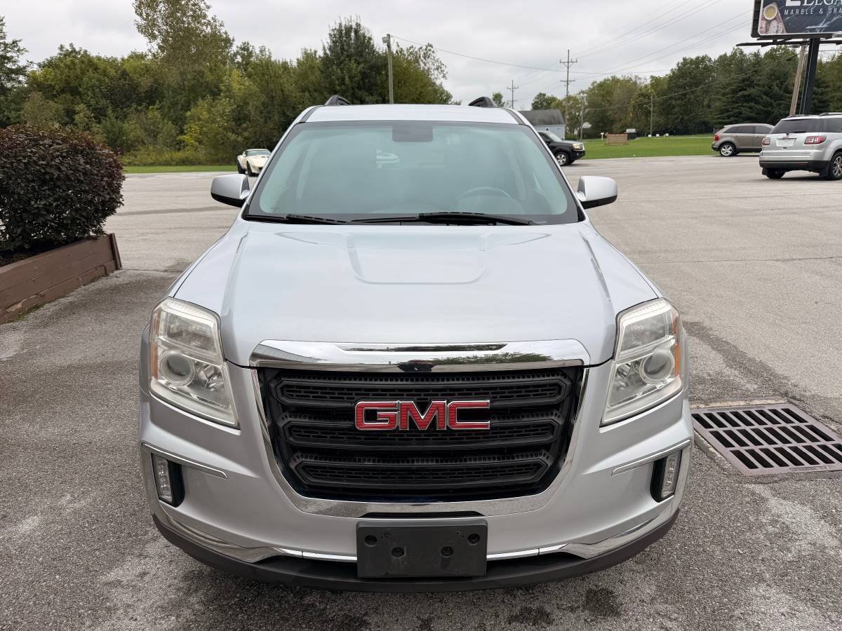 Used 2017 GMC Terrain SLE w/ Convenience Package FWD image 3