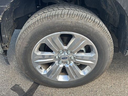 Used 2019 Ford F150 XLT w/ Equipment Group 302A Luxury AWD/4WD image 9