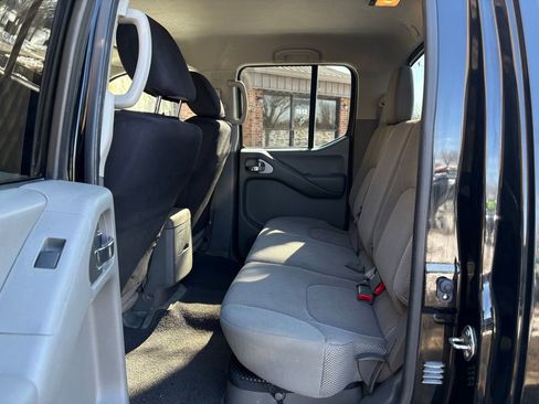 Used 2016 Nissan Frontier SV image 33