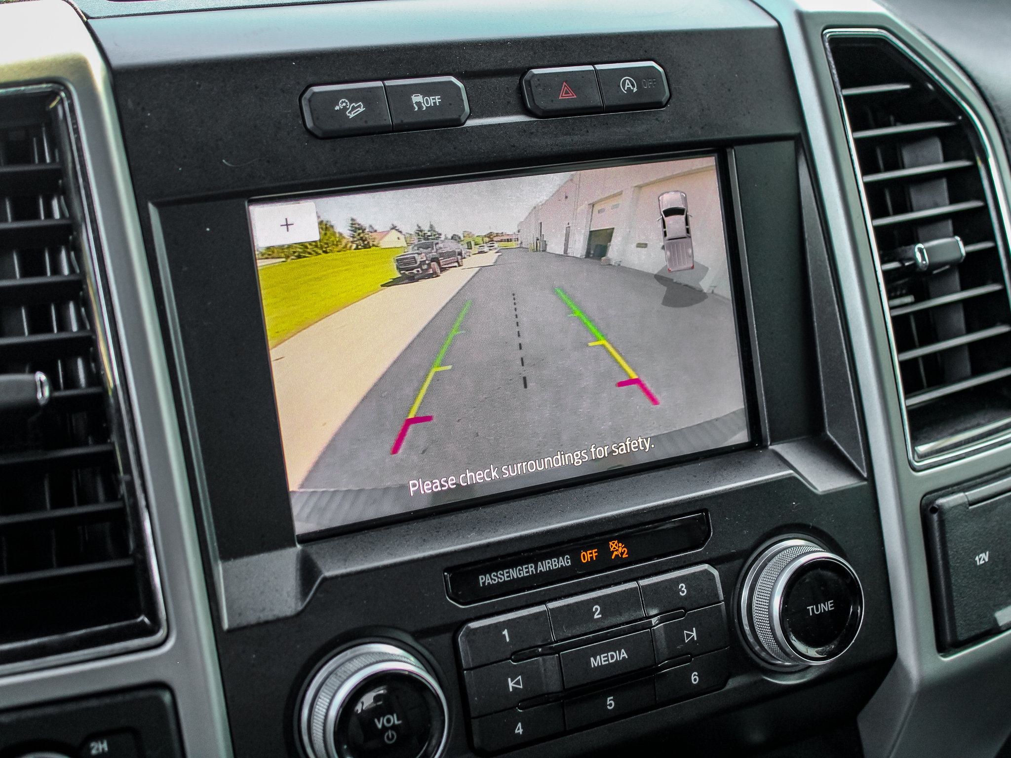 Used 2019 Ford F150 Lariat w/ Equipment Group 502A Luxury AWD/4WD image 36
