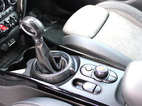 Used 2016 MINI Cooper Clubman image 25