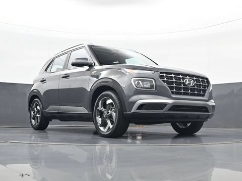 Certified 2024 Hyundai Venue SEL FWD image 24