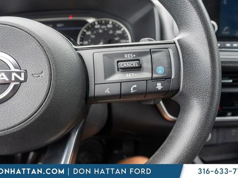 Used 2023 Nissan Rogue SV AWD/4WD image 15