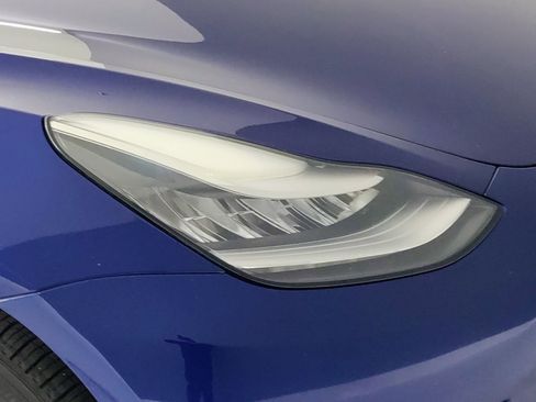 Used 2018 Tesla Model 3 Long Range image 9