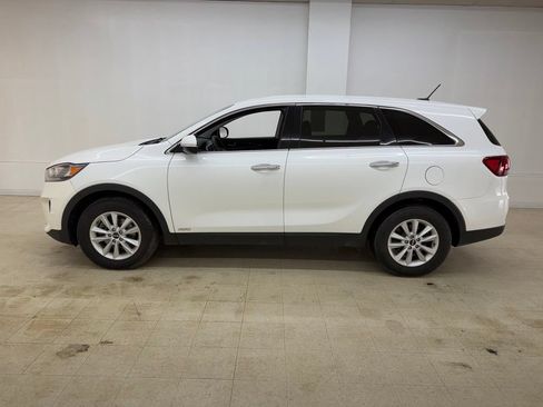 Used 2020 Kia Sorento LX AWD/4WD image 2