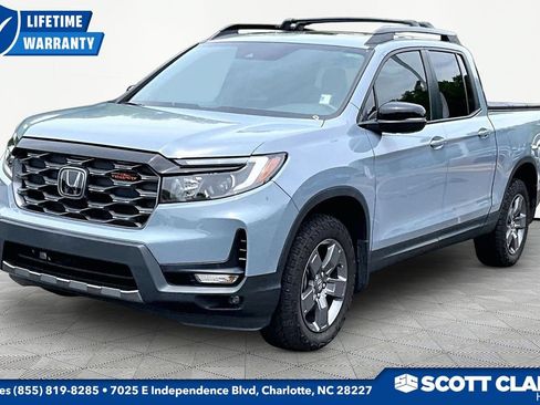 Used 2024 Honda Ridgeline TrailSport image 3