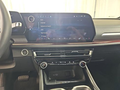 Certified 2024 Chevrolet Traverse Z71 w/ Enhanced Driving Package image 27