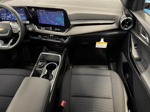 New 2026 Chevrolet Equinox LT w/ Safety and Technology Package AWD/4WD image 19