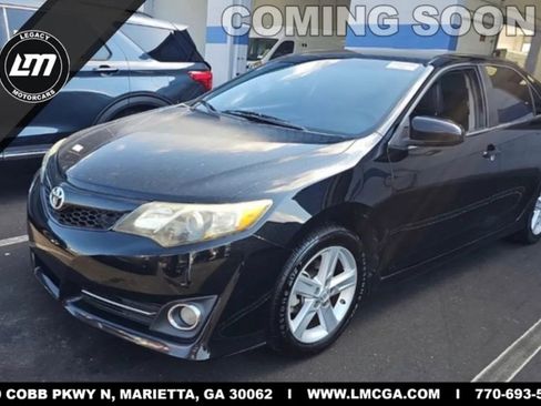 Used 2014 Toyota Camry SE image 1