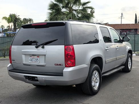 Used 2011 GMC Yukon XL SLT w/ SLT-2 Equipment Package image 4
