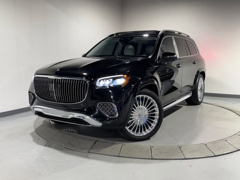 Used 2024 Mercedes-Benz Maybach GLS 600 4MATIC image 2