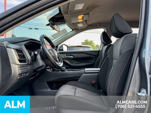 Used 2025 Nissan Rogue SV FWD image 8