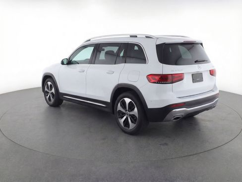 Used 2025 Mercedes-Benz GLB 250 4MATIC image 6