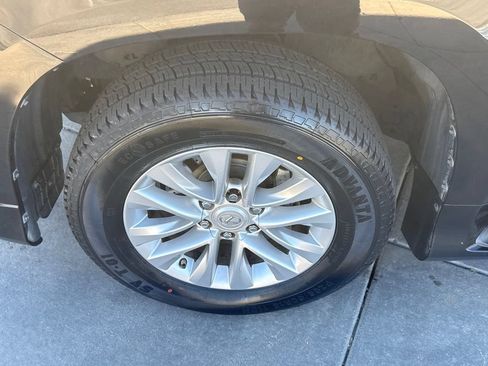 Used 2019 Lexus GX 460 Premium w/ Premium Package AWD/4WD image 10