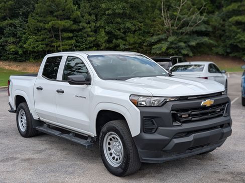 Used 2024 Chevrolet Colorado W/T w/ WT Convenience Package RWD image 11
