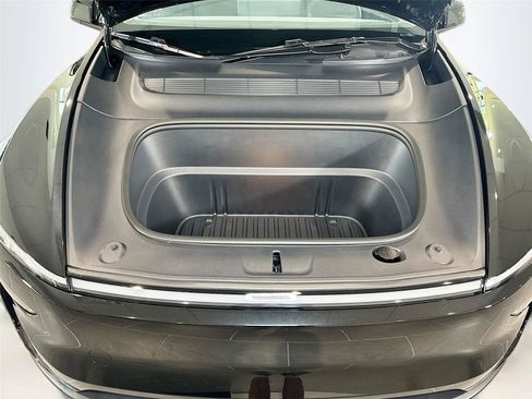 Used 2026 Tesla Model Y 2WD image 27