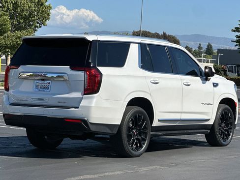 Used 2023 GMC Yukon SLT AWD/4WD image 4