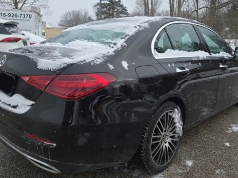 Used 2023 Mercedes-Benz C 300 4MATIC Sedan image 3