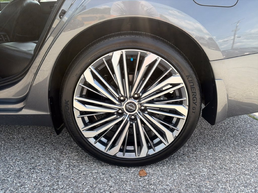 Certified 2025 Nissan Altima 2.5 SL FWD image 46