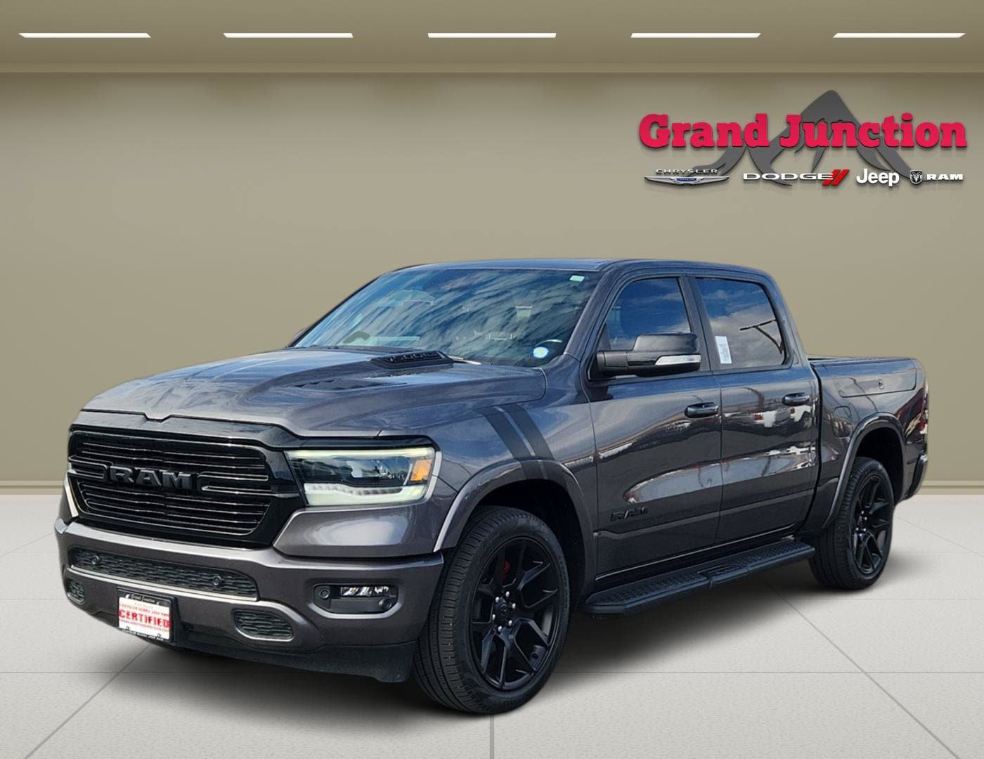 Used 2022 RAM 1500 Laramie AWD/4WD image 3