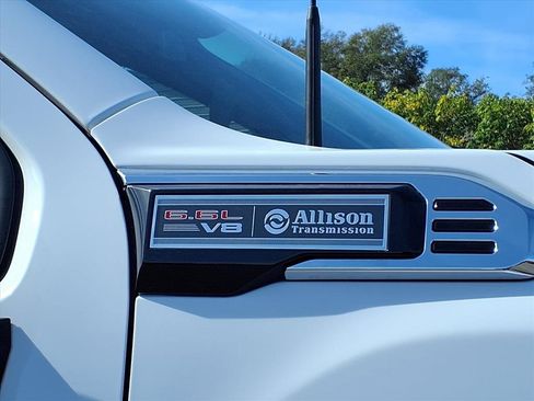 Used 2024 GMC Sierra 2500 Pro w/ Convenience Package image 11