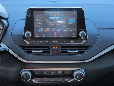 Used 2021 Nissan Altima 2.5 SR w/ SR Premium Package image 17