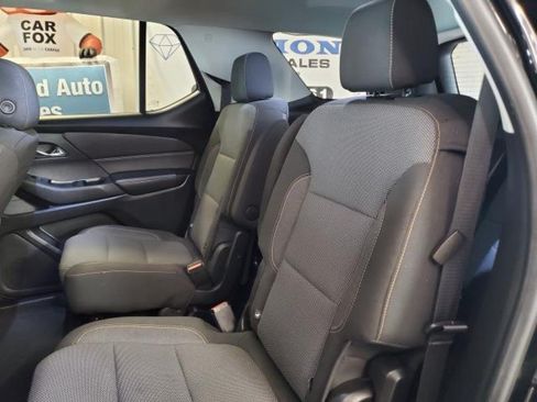 Used 2021 Chevrolet Traverse LT FWD image 9