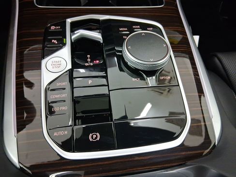 New 2026 BMW X5 sDrive40i w/ Premium Package image 8