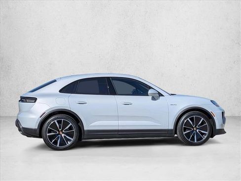Used 2025 Porsche Macan Electric image 8
