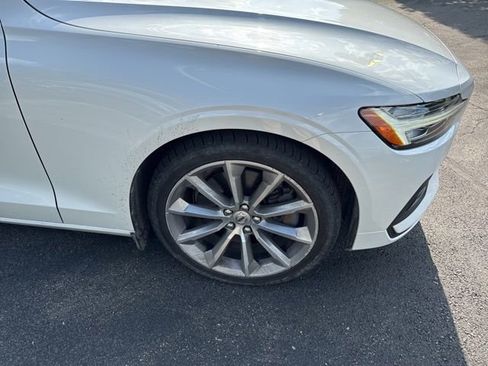 Used 2021 Volvo S60 T6 Momentum w/ Premium Package AWD/4WD image 9
