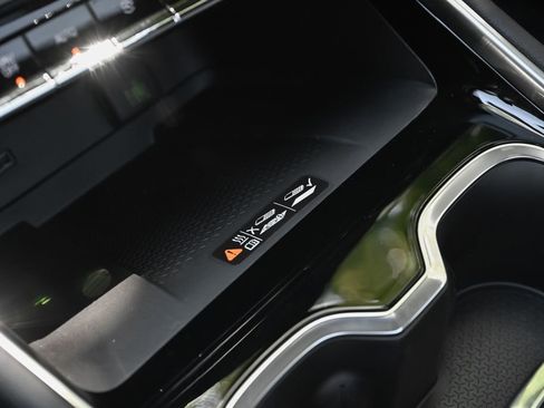 New 2026 Chevrolet Traverse LT w/ Sun and Wheel Package FWD image 29