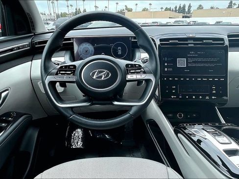 Certified 2024 Hyundai Tucson Limited AWD/4WD image 7