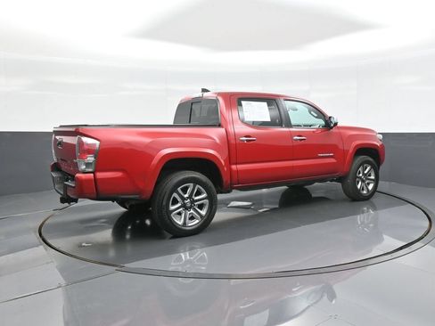 Used 2019 Toyota Tacoma Limited AWD/4WD image 7