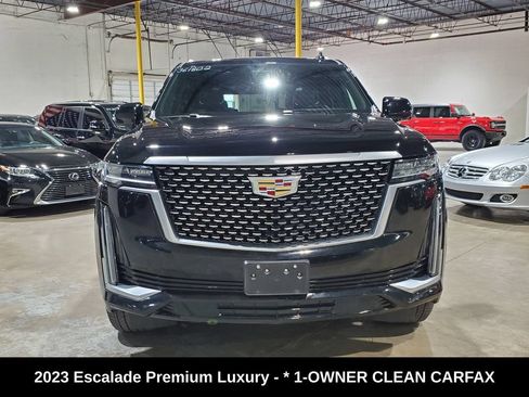 Used 2023 Cadillac Escalade Premium Luxury AWD/4WD image 2