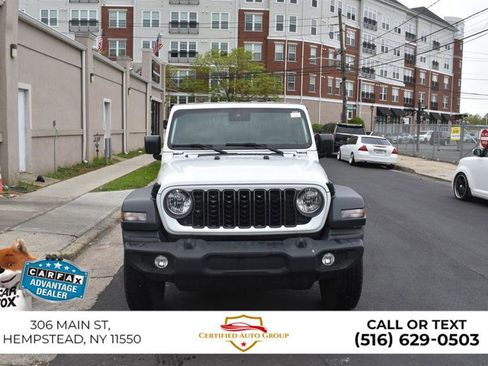 Used 2025 Jeep Wrangler Unlimited Sport AWD/4WD image 2