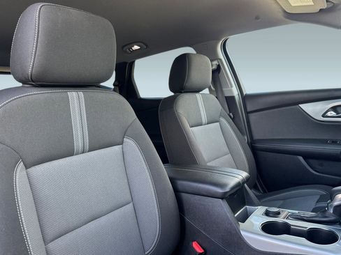 Used 2025 Chevrolet Blazer LT image 31