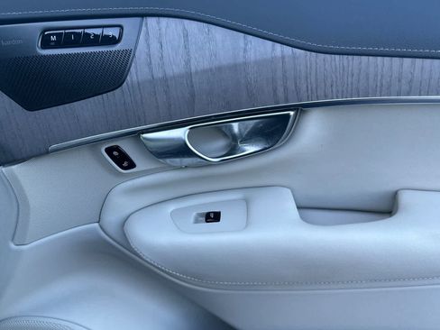 Used 2022 Volvo XC90 T8 Inscription image 20