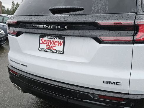 New 2026 GMC Acadia Denali Ultimate w/ LPO, Floor Liner Package image 12