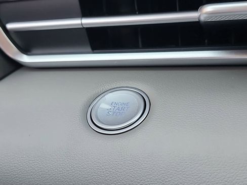 Used 2025 Hyundai Elantra Sport image 23