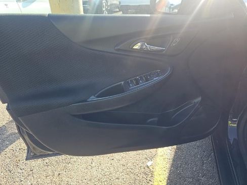 Used 2023 Chevrolet Malibu LT image 9
