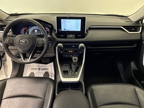 Used 2023 Toyota RAV4 XLE Premium image 14