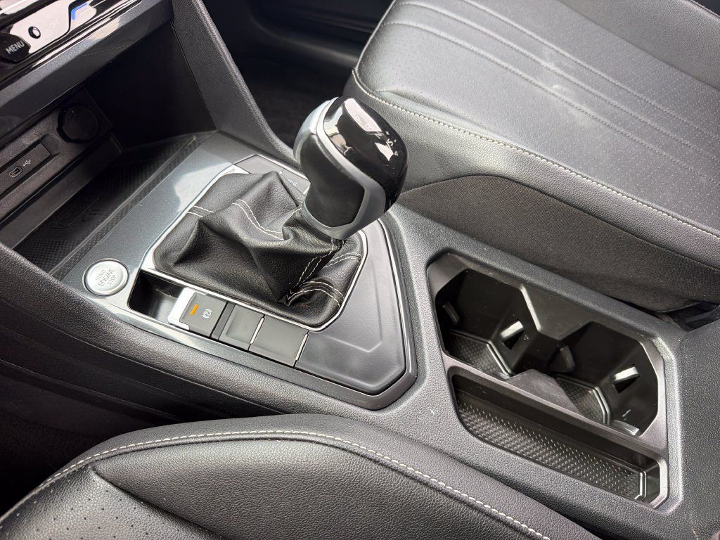 Certified 2023 Volkswagen Tiguan SE FWD image 18