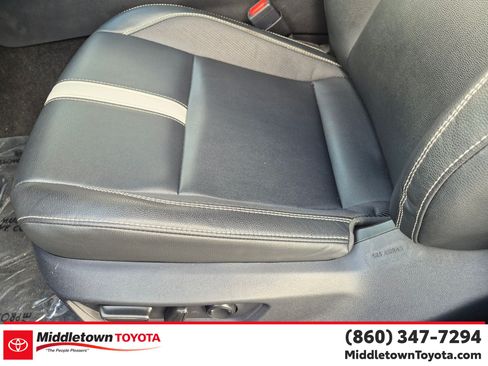 Used 2025 Toyota Camry SE FWD image 15