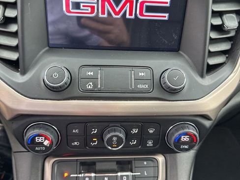 Used 2023 GMC Acadia Denali w/ Denali Ultimate Package image 4