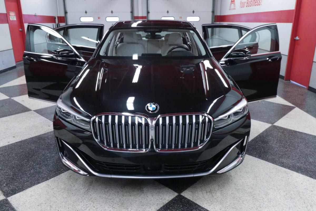 Used 2020 BMW 750i xDrive w/ Executive Package AWD/4WD image 31