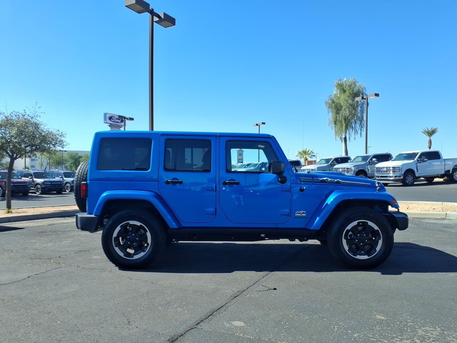 Used 2014 Jeep Wrangler Unlimited Sahara AWD/4WD image 7