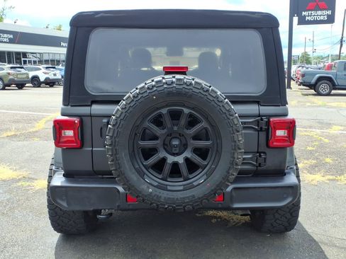 Used 2022 Jeep Wrangler Unlimited Sahara w/ LED Lighting Group AWD/4WD image 4
